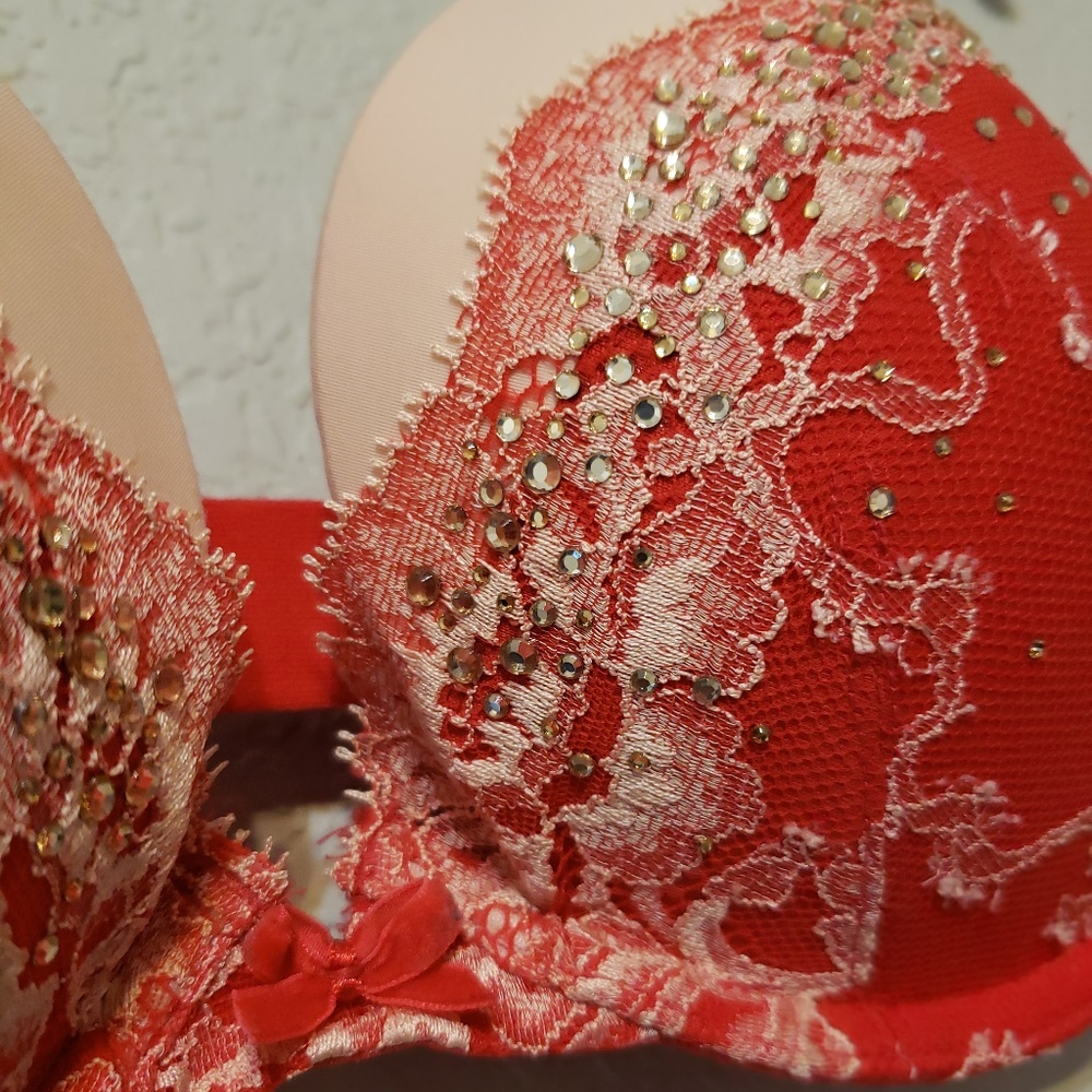 Victoria Secret Bra Very Sexy 32DD Red and pink